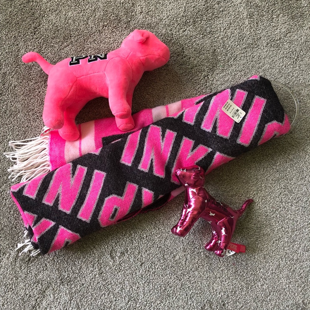 VS PINK scarf + plush dogs